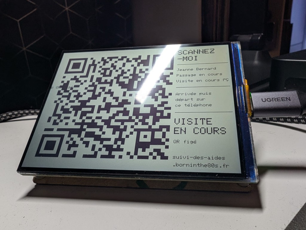 Prototype écran QR ESP32 chez la personne aidée